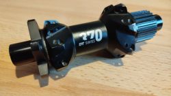 Zadní náboj DT Swiss 370 Boost Straightpull Microspline