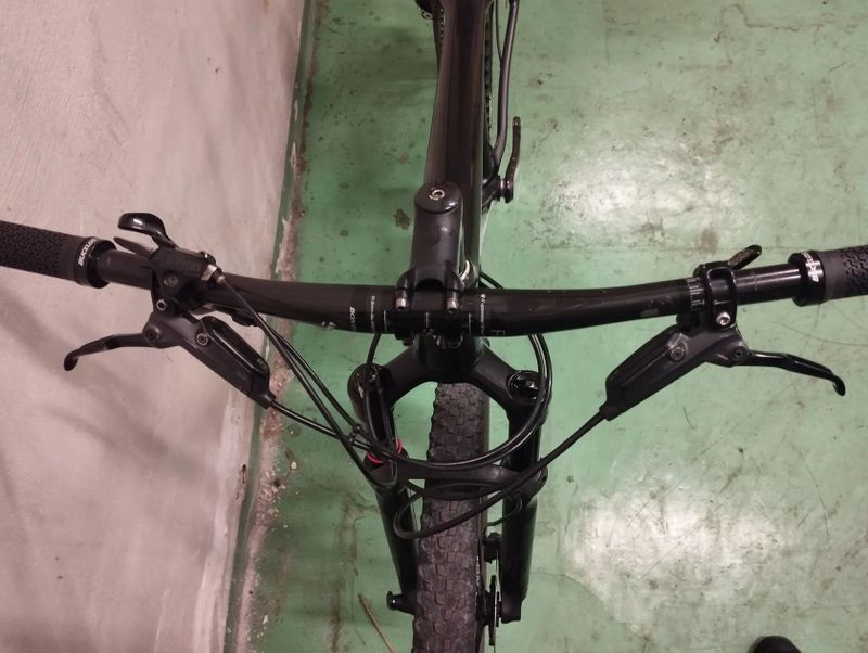  TREK PROCALIBER 9.8.- KARBONOVÁ KOLA Bontragger Kovee Pro, 9.8kg