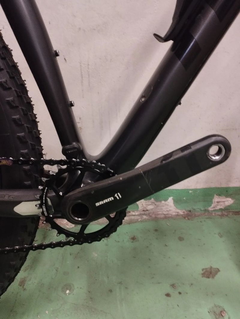  TREK PROCALIBER 9.8.- KARBONOVÁ KOLA Bontragger Kovee Pro, 9.8kg