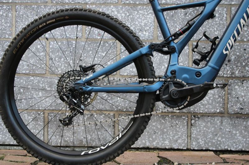 Specialized Turbo Levo 29", vel. L, roku 2020