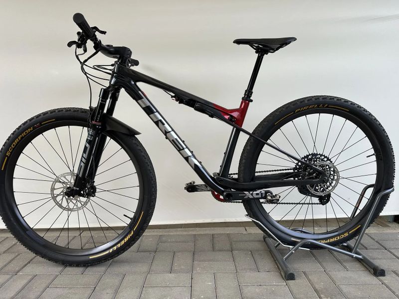 Trek Supercaliber 9.7 Lithium Grey/Crimson M/L 2023 - X01,GX,XT