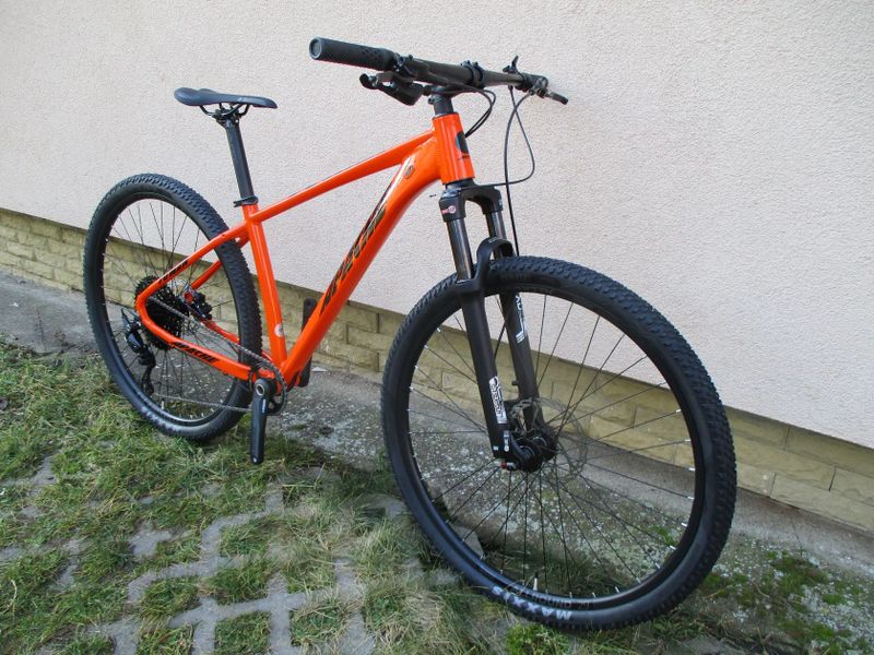 Nové 29" kolo Apache Tuwan A5 17", Deore1x11, vzduch. vidlice Suntour XCR, pevná osa