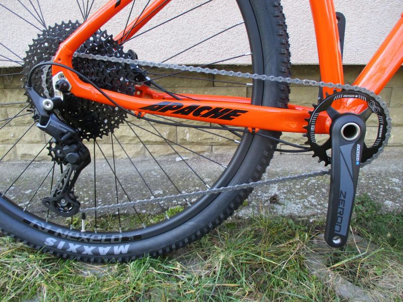 Nové 29" kolo Apache Tuwan A5 17", Deore1x11, vzduch. vidlice Suntour XCR, pevná osa