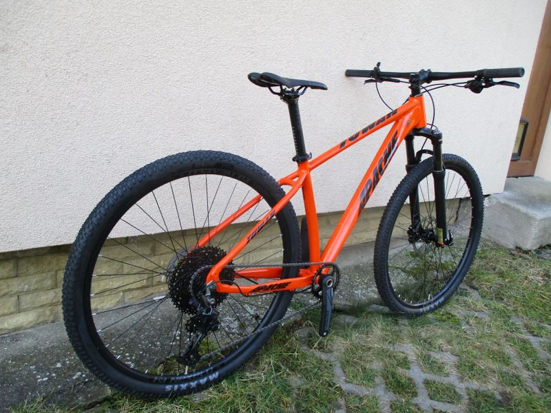 Nové 29" kolo Apache Tuwan A5 17", Deore1x11, vzduch. vidlice Suntour XCR, pevná osa