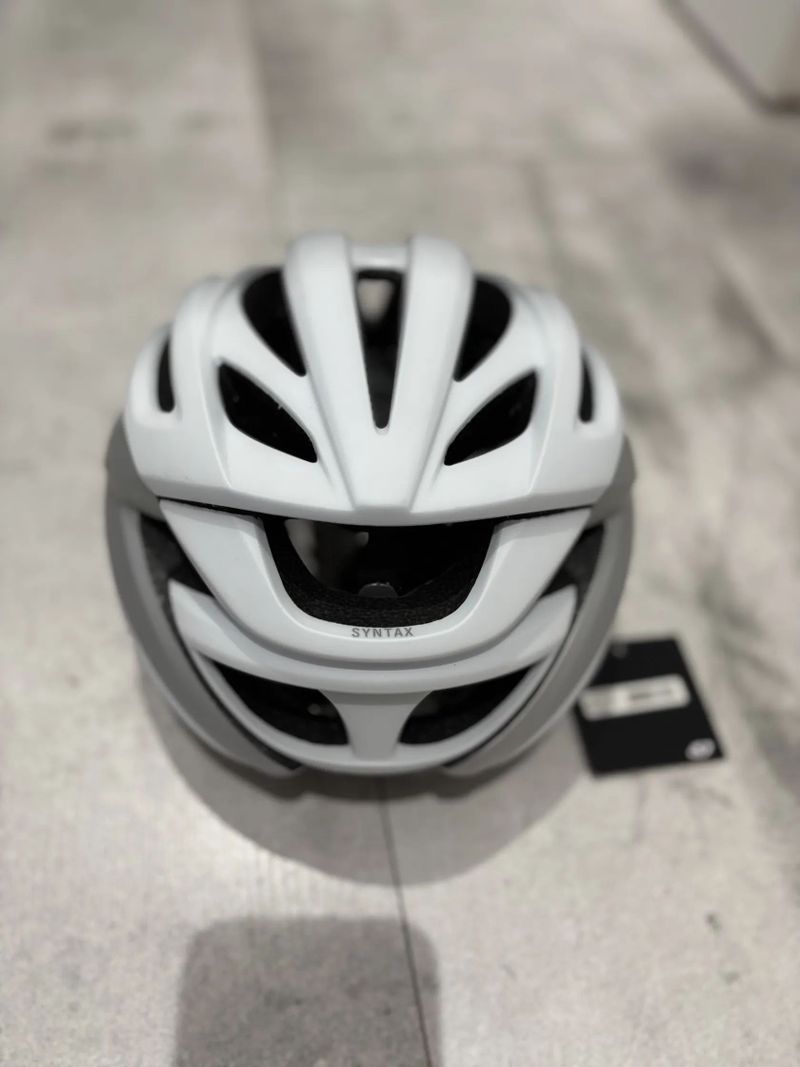 Giro Syntax Matte Silver/White