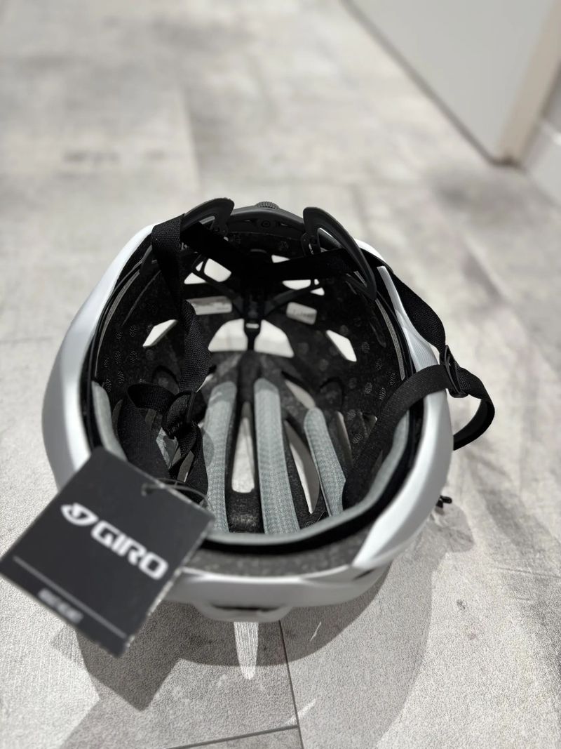 Giro Syntax Matte Silver/White