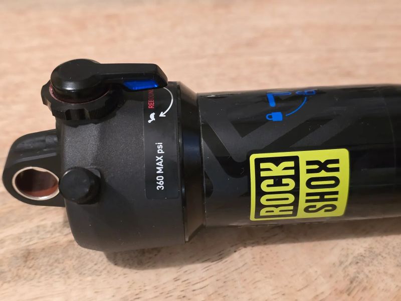 Prodám tlumič RockShox Deluxe Select+ (210x50 mm)