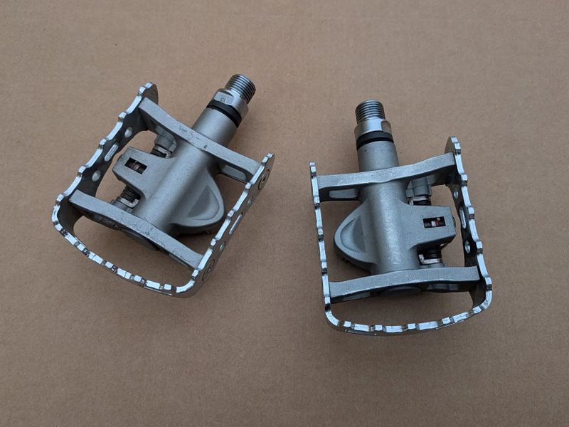 pedály Shimano PD-M324