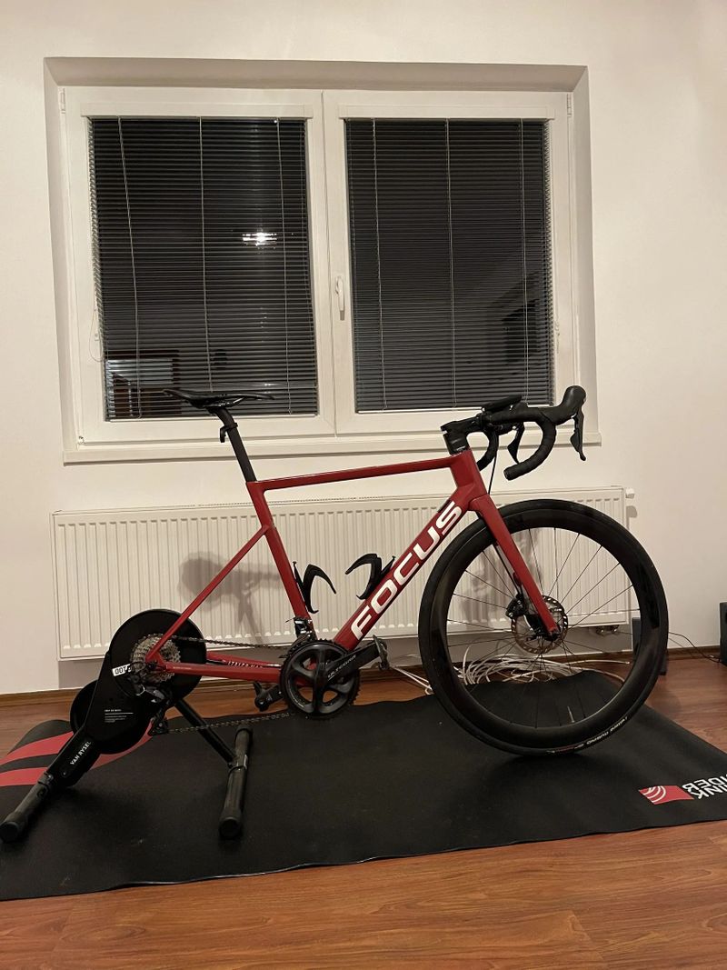 Interaktivni cyklotrenazér Van Rysel D100