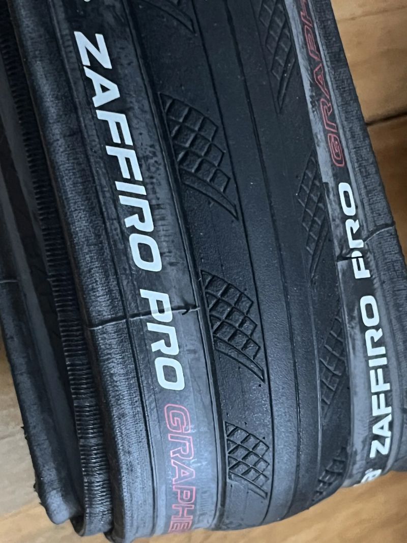 Plast Vittoria Zaffiro Pro Graphene 2.0, 700x30c, 370g