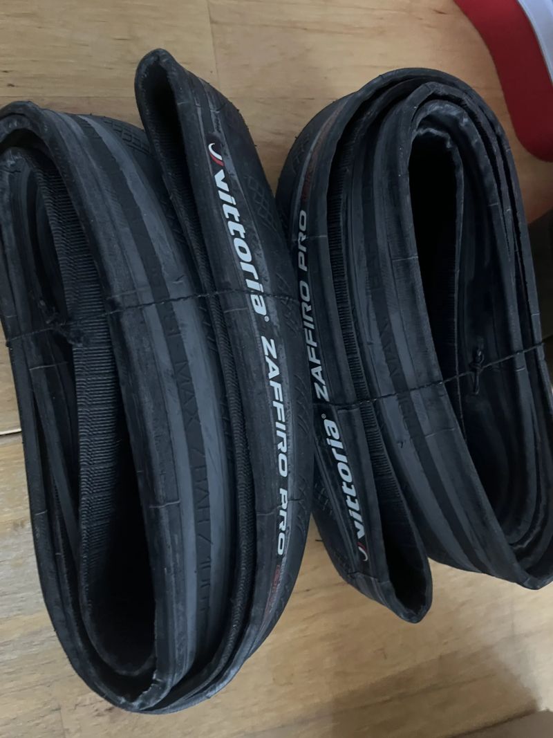 Plast Vittoria Zaffiro Pro Graphene 2.0, 700x30c, 370g