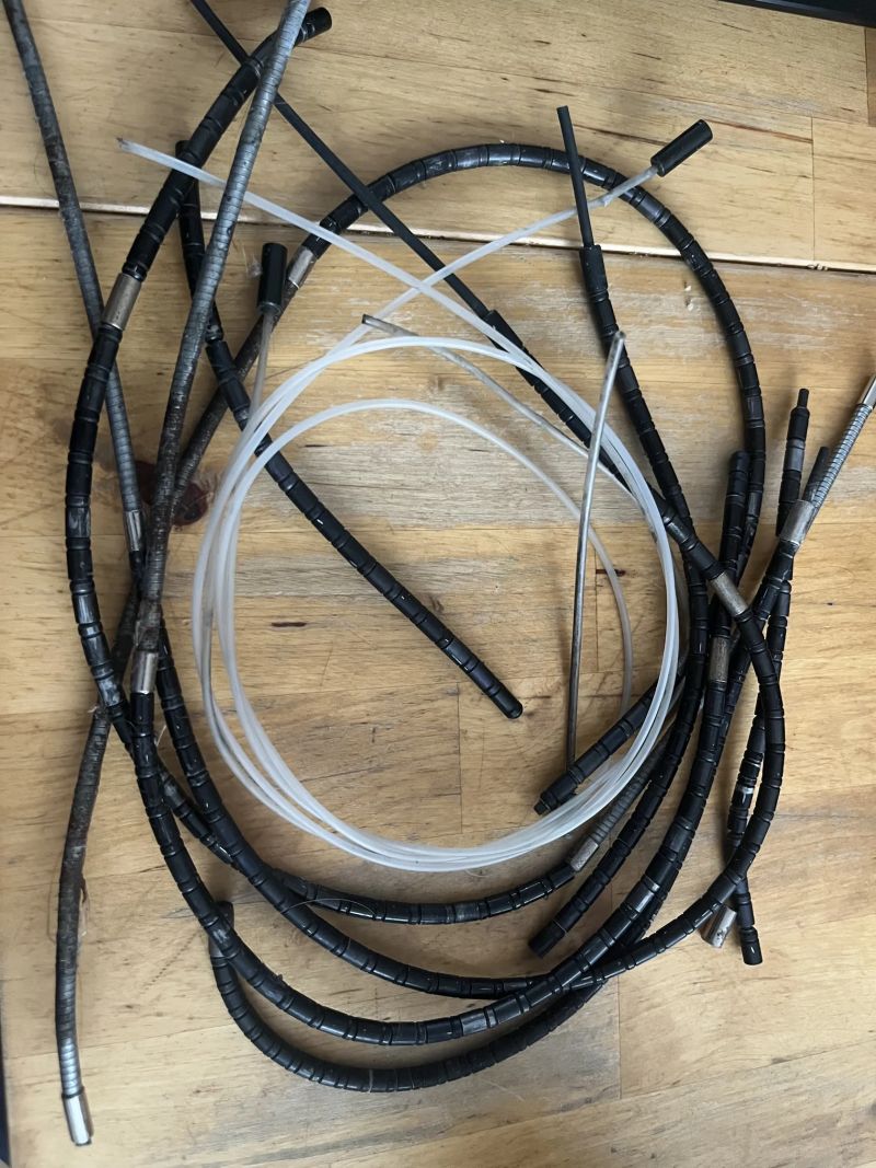 Univerzální bowden řazení/brzda NOKON, použitý z jednoho kola. 