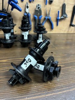 Nabízím zapletení kol na nábojích DT SWISS 350 a 370