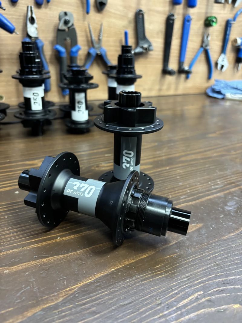 Nabízím zapletení kol na nábojích DT SWISS 350 a 370