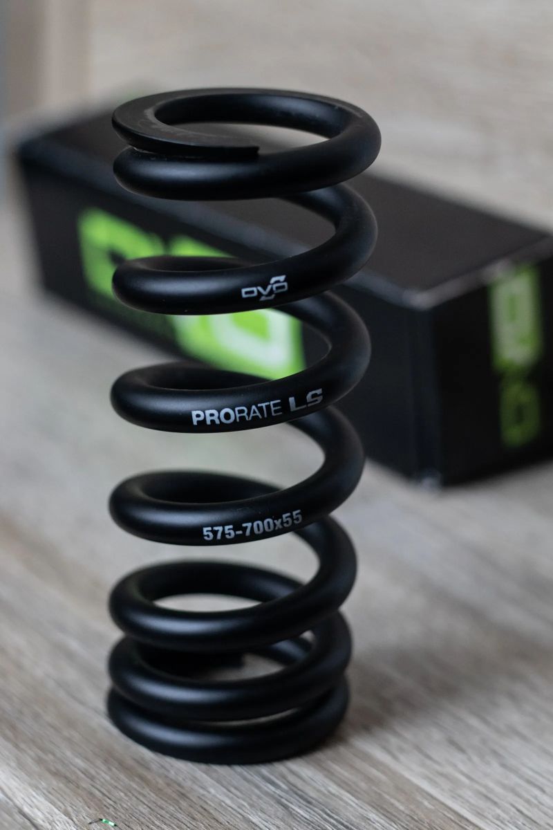 Pružina DVO ProRate LS | 575-700lb x 55mm