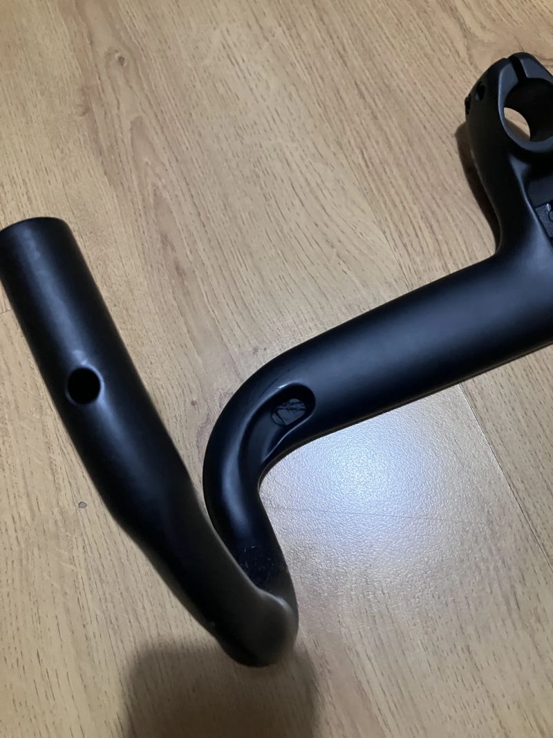 AERO ŘIDÍTKA NA SILNIČNÍ NEBO GRAVEL KOLO Control Tech