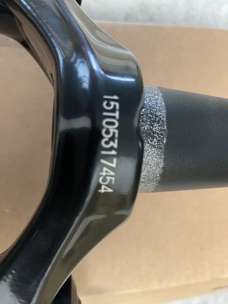 Rock Shox RECON 27.5", nová - poškozená levá spodní noha 