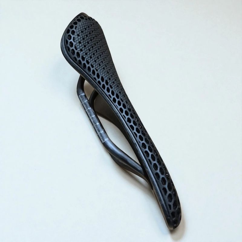 Carbonix Aero 1.0 | 3D tištěné Ultra lehké karbonové silniční sedlo | Endurance verze (155g)