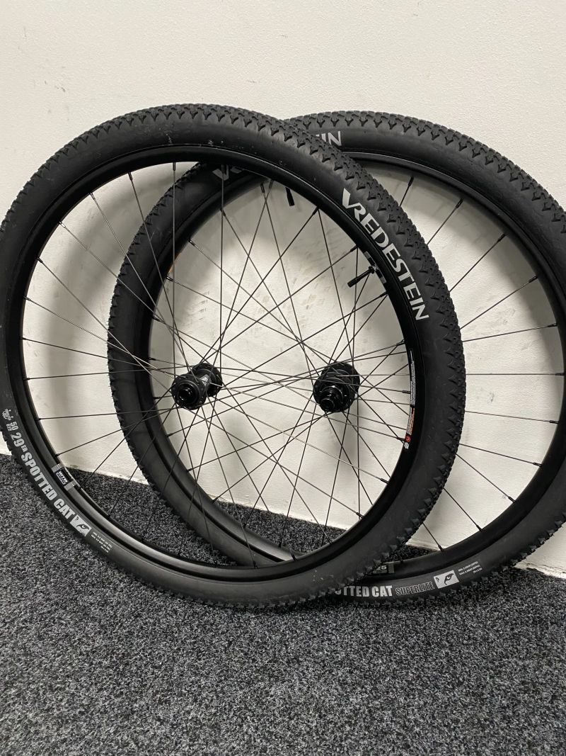 DT Swiss 370,WTB Gravel kola