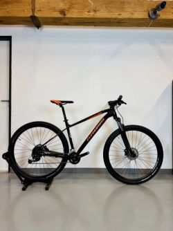 Kross LEVEL 1.0 29" černá/oranžová - Velikost L