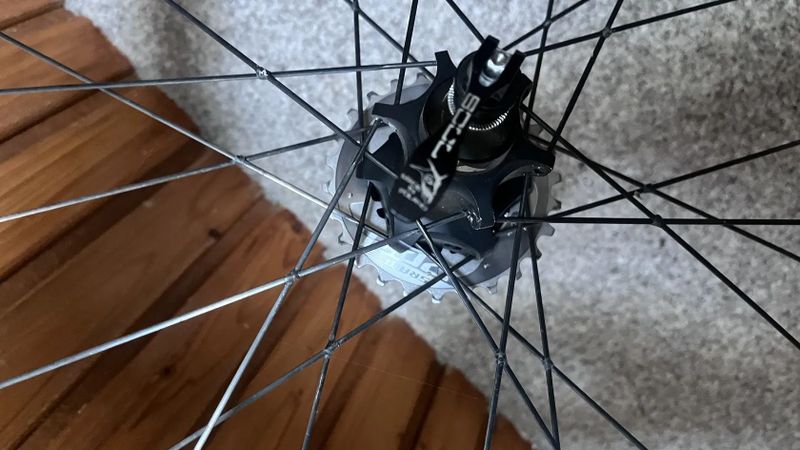 Zipp 454 nsw plášťová 