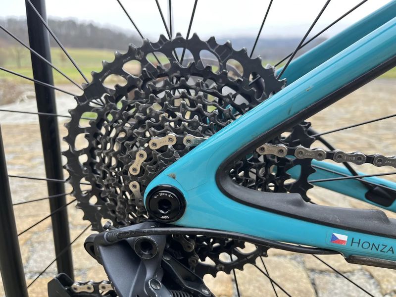 Yeti ARC 2022 – rám velikost M (možný i prodej celého kola)