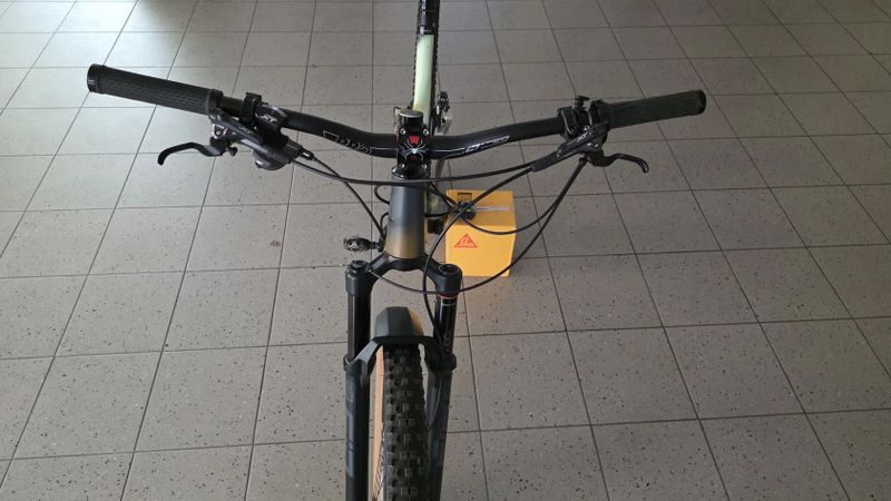 karbonový xc full postavené na rámu spyder komplet xt , sid, najeto do 500 km