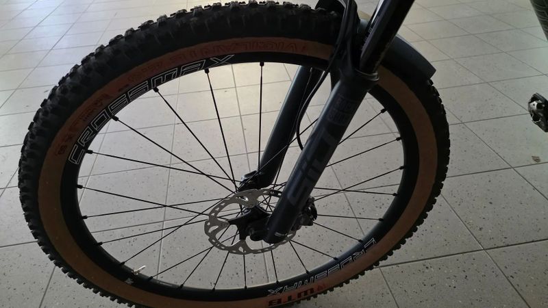 karbonový xc full postavené na rámu spyder komplet xt , sid, najeto do 500 km