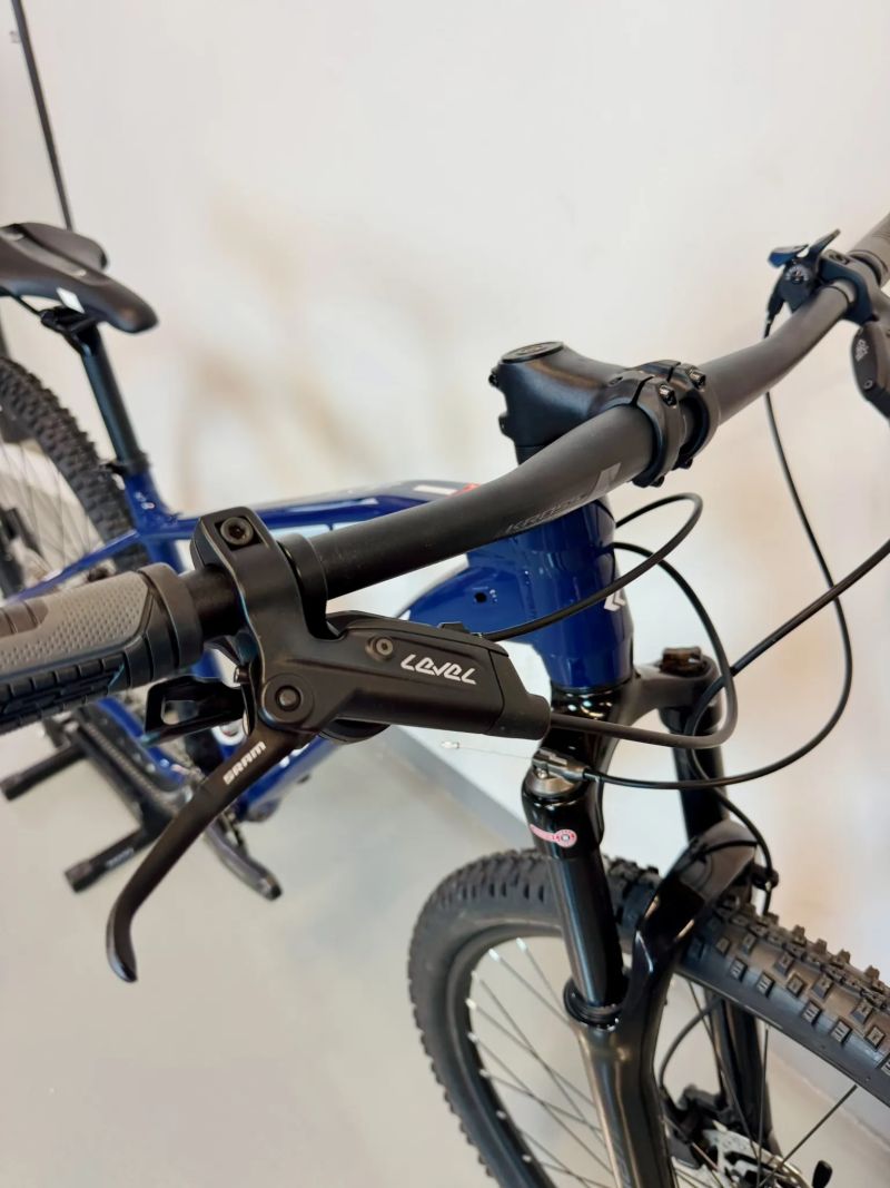 Kross Level 4.0 Navy blue/White - M