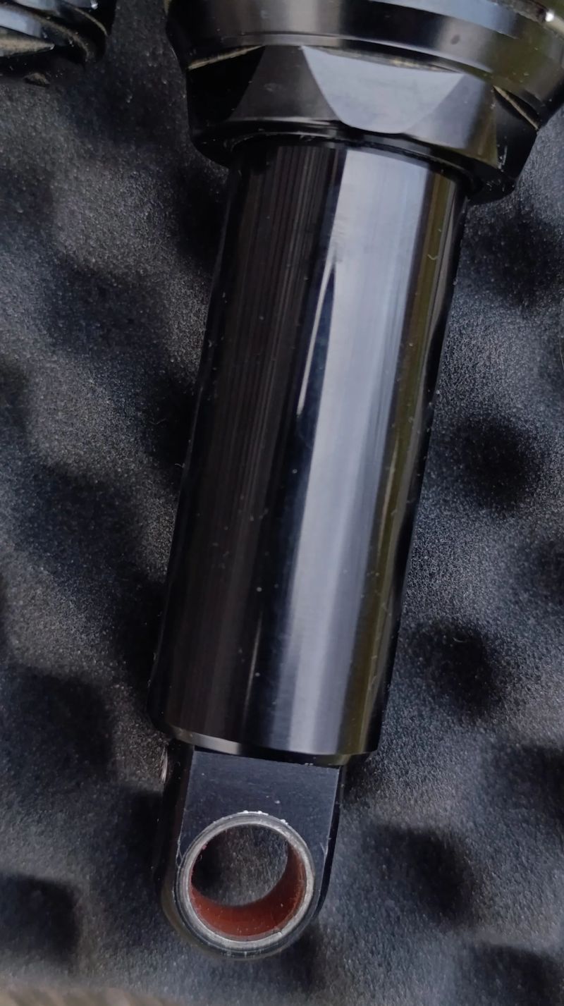 tlumič Manitou Mara Pro 216x63