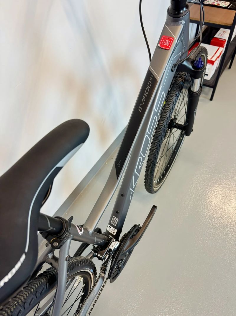 Kross Evado 6.0 šedá - M