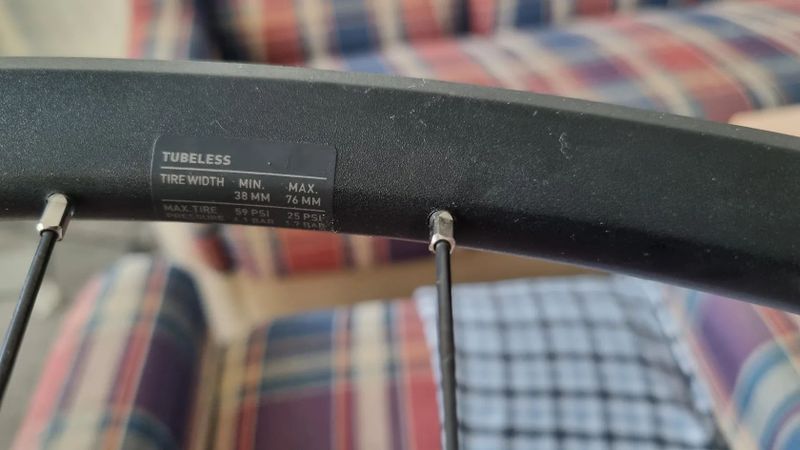 Ráfek DT Swiss 29 XM421 se zadním nábojem DT Swiss 350 a dvojkolí Shimano s kotoučovou brzdou