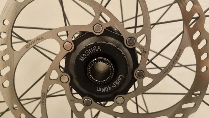 Přední náboj Tout Terrain + 29palcový ráfek WTB