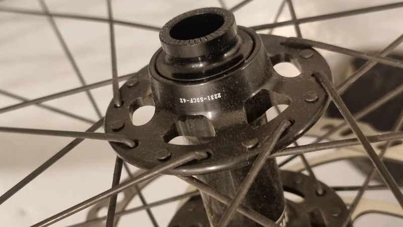 Přední náboj Tout Terrain + 29palcový ráfek WTB