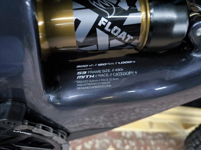 !!!NOVÝ!!! Unno Mith Race - S3, motor DJI Avinox, baterie 800Wh 