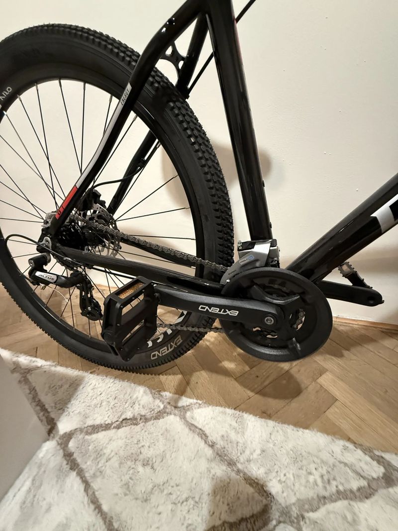 DEMA Energy 3 Black/Silver - L/19" 