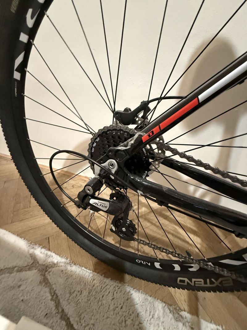 DEMA Energy 3 Black/Silver - L/19" 