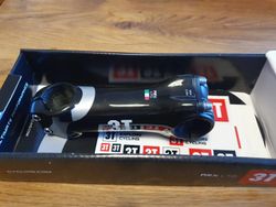 Karbonový silniční představec 3T