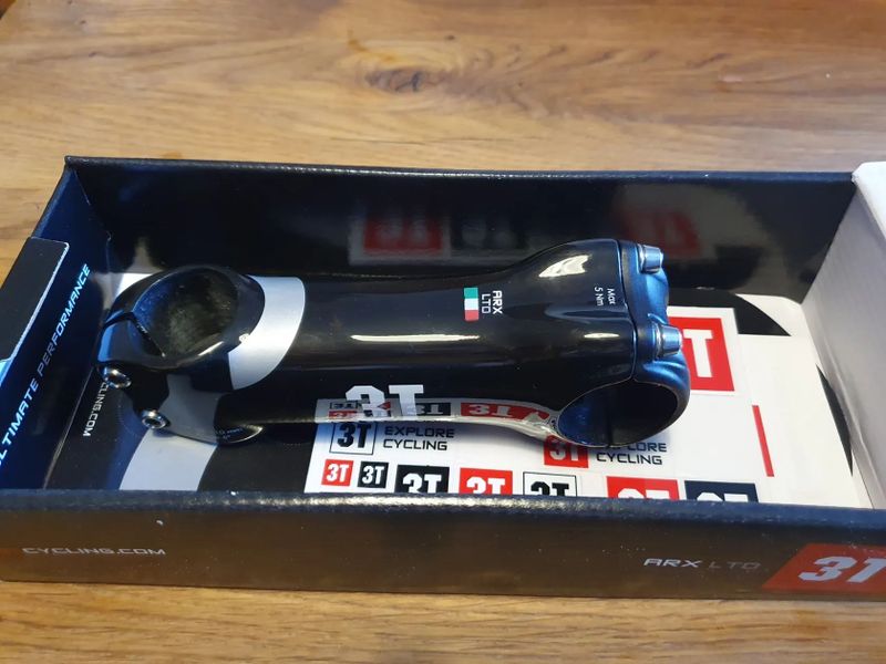 Karbonový silniční představec 3T