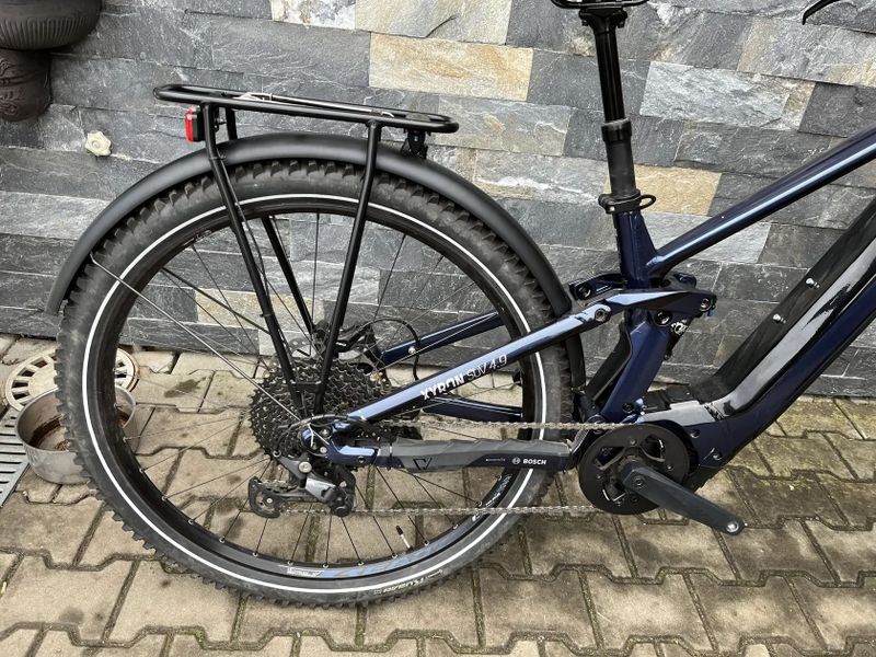 Celoodpružené elektrokolo Conway