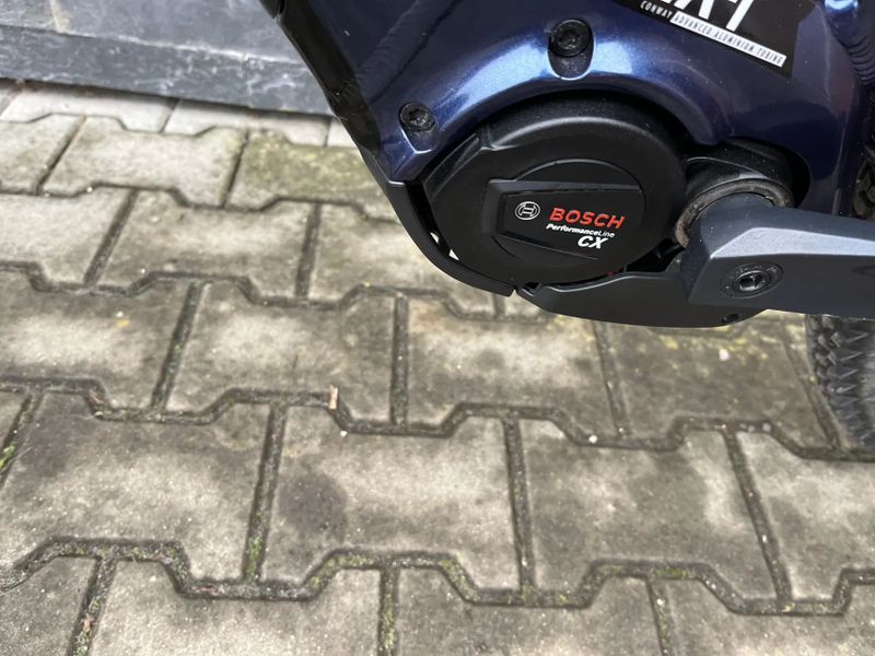 Celoodpružené elektrokolo Conway