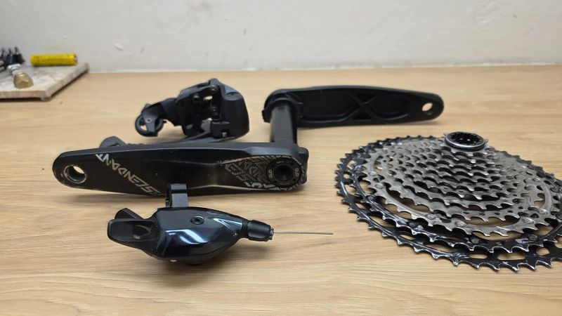 Kliky, hazka, kazeta, páčka