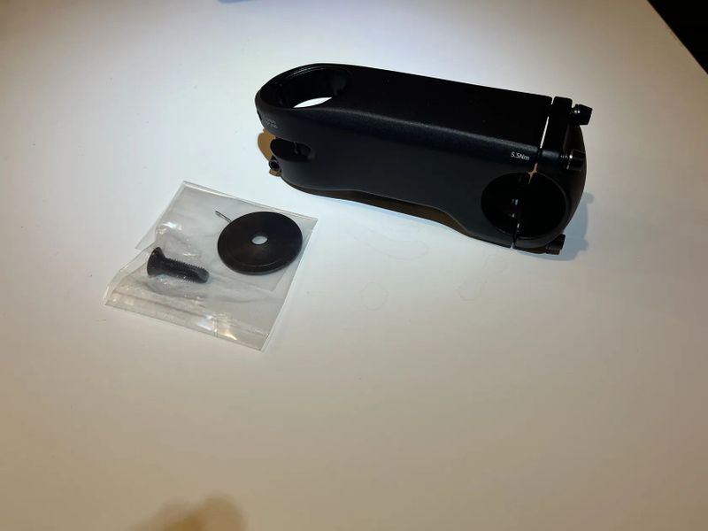 Giant Contact Aero představec