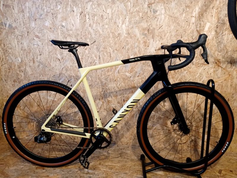 CANYON GRAIL CF SL AXS, SRAM Rival eTap, velikost rámu L