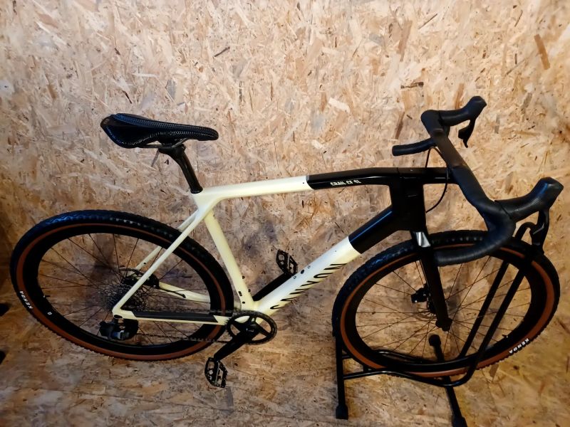 CANYON GRAIL CF SL AXS, SRAM Rival eTap, velikost rámu L