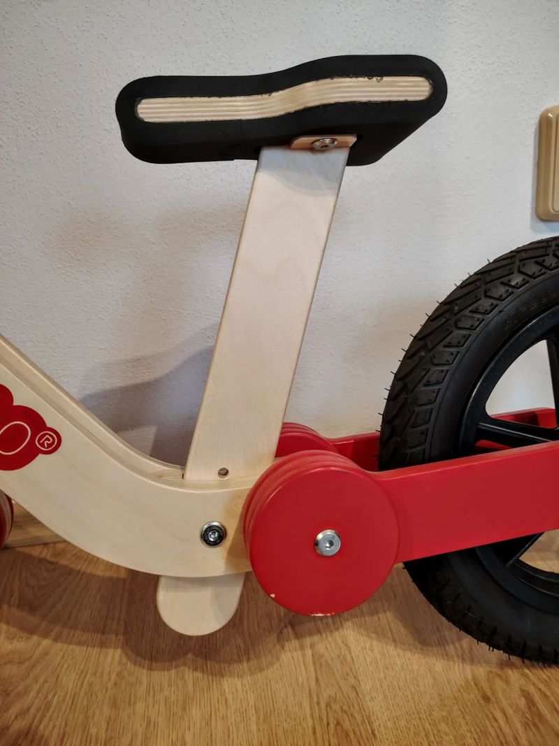 Repello odpružené dřevěné odrážedlo - model J (Milan edition)