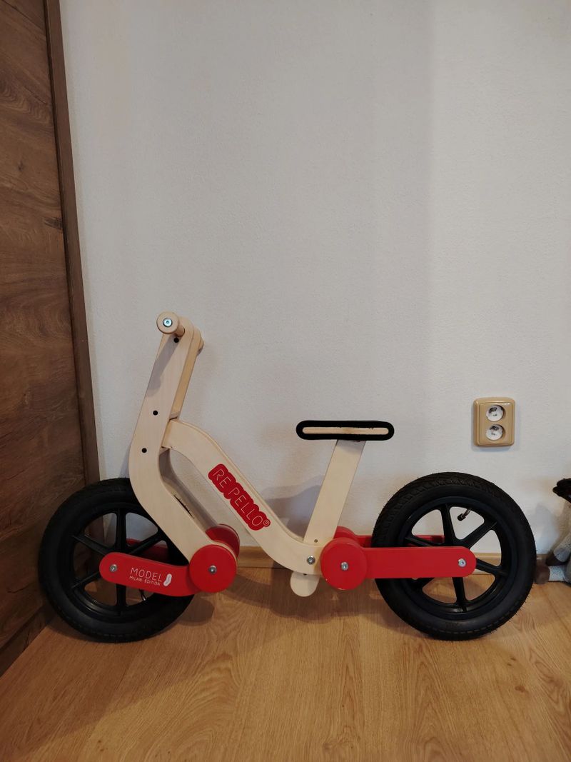 Repello odpružené dřevěné odrážedlo - model J (Milan edition)