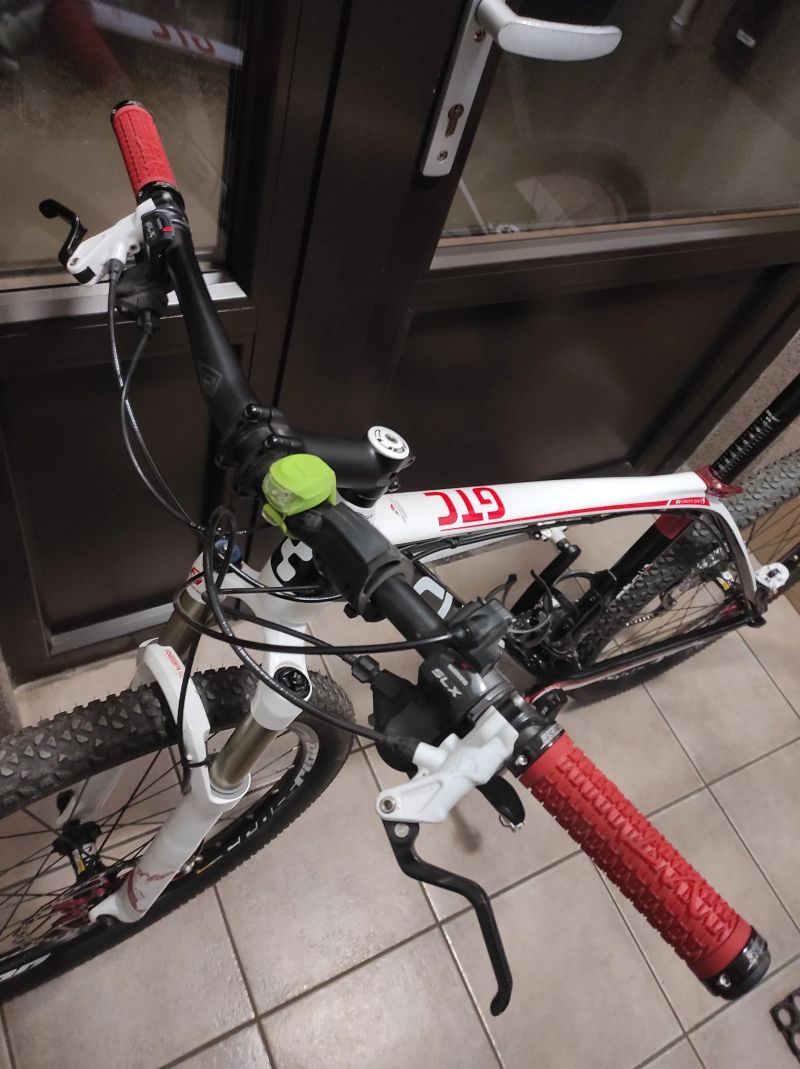 Cube Reaction GTC PRO CARBON (M) horské kolo