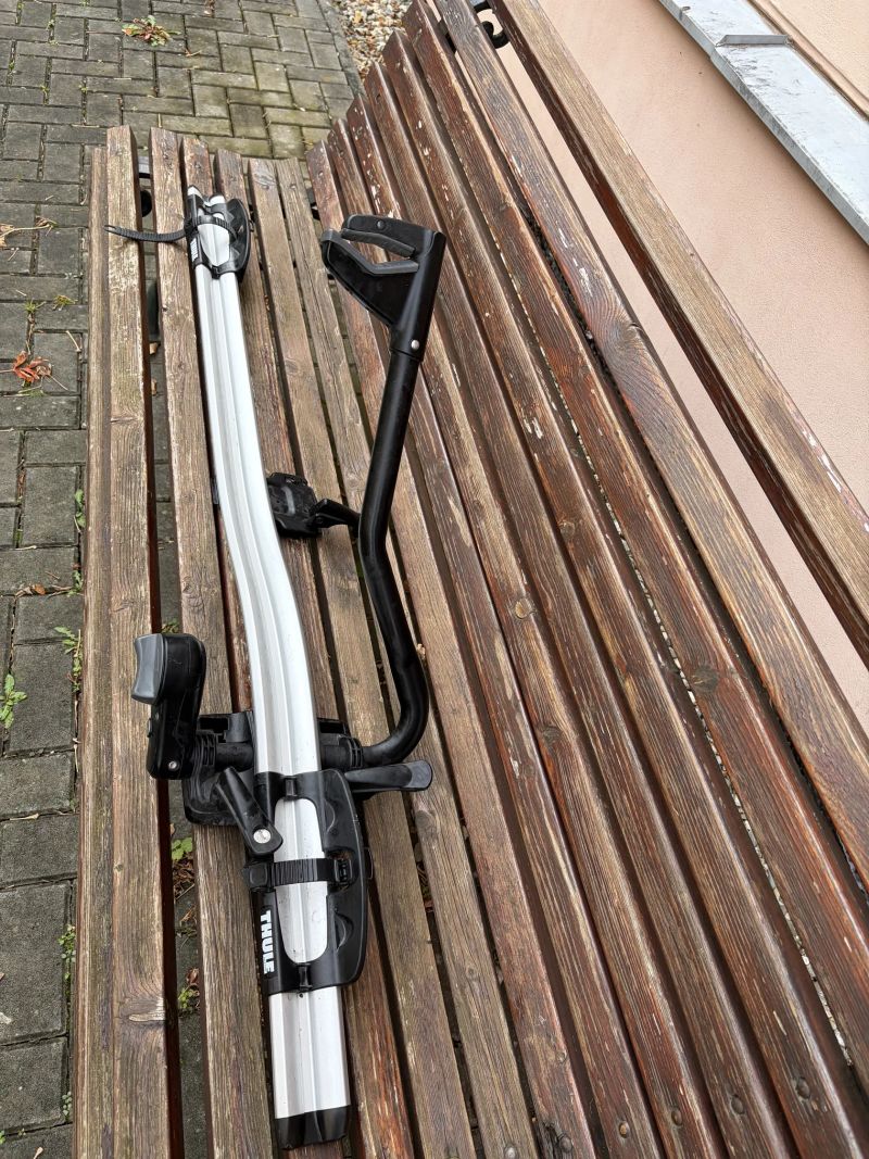 THULE střešní nosič kola