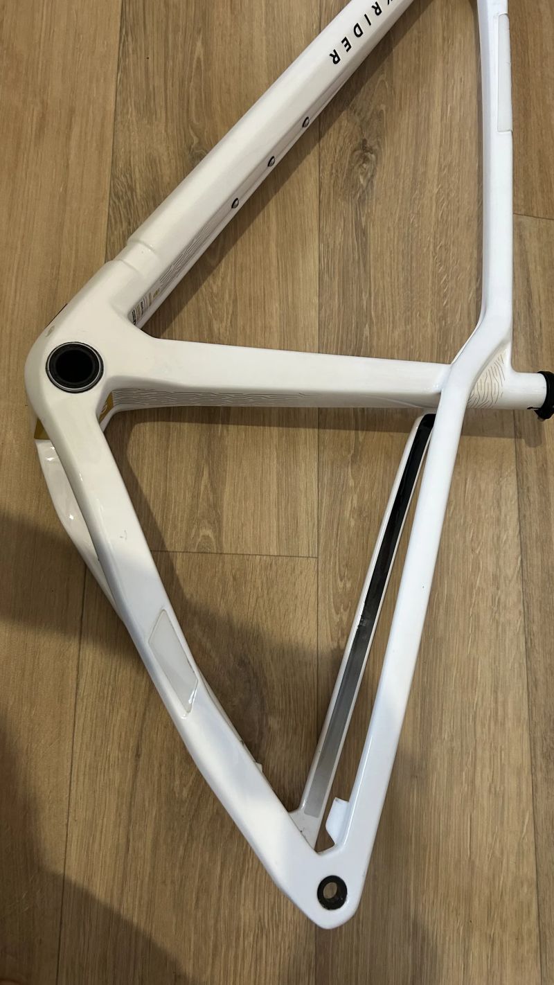 Karbonový rám Rockrider RACE900